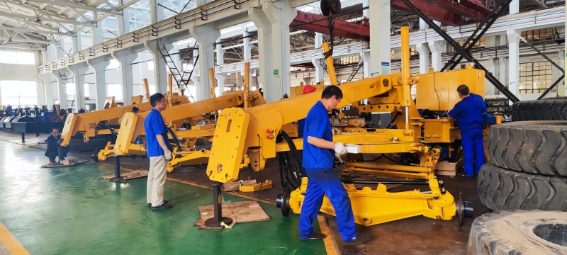 Motor grader is on line