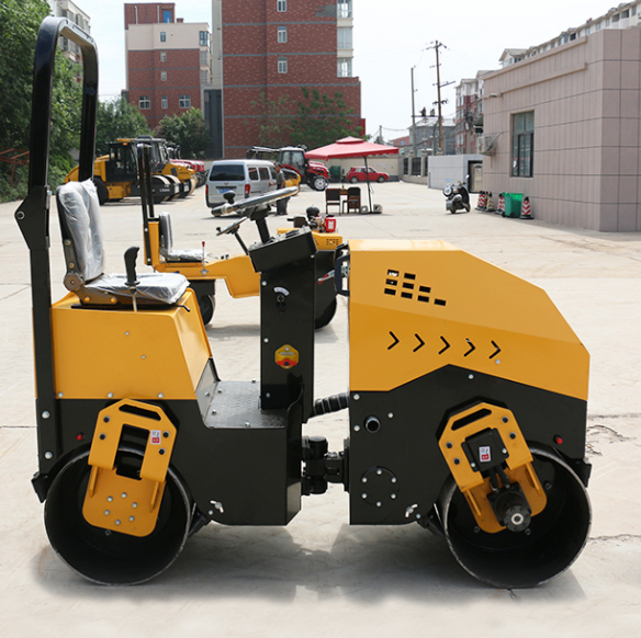Lutong LTC302 Double Drum Vibratory Road Roller